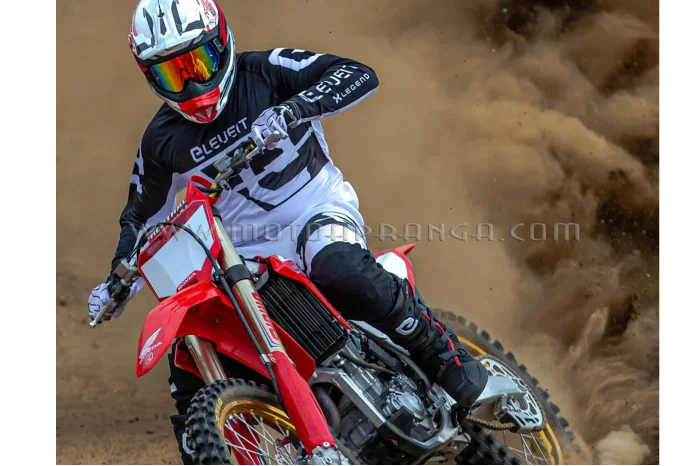 Eleveit X Privilege Boots